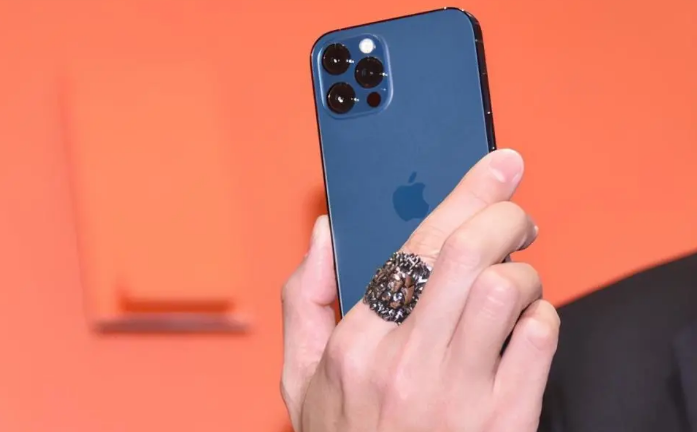 西畴苹果手机维修分享iPhone12系列重启方法教程 